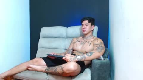 justinfuller_31 online show from July 7, 7:23 am