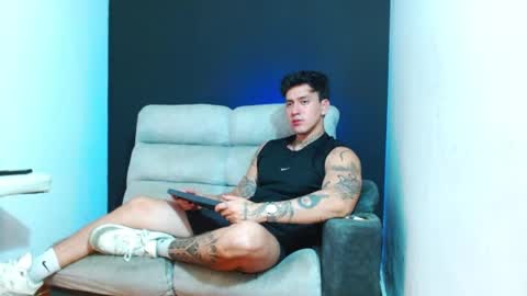 justinfuller_31 online show from July 14, 9:10 pm