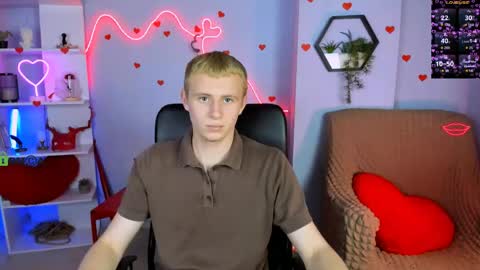 kael_rin online show from April 18, 12:17 pm