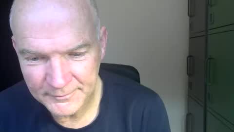 Robbie online show from May 17, 5:04 am