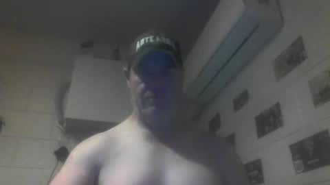 kiwiguy19773 online show from May 26, 7:37 am