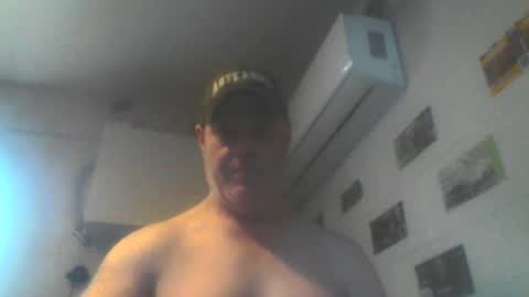 kiwiguy19773 online show from August 9, 1:46 am