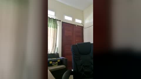 IndogirlOzziguy online show from August 1, 5:06 am