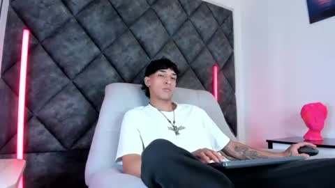 Kroy Wave  Muscle Tattoos Latino online show from August 8, 4:08 am