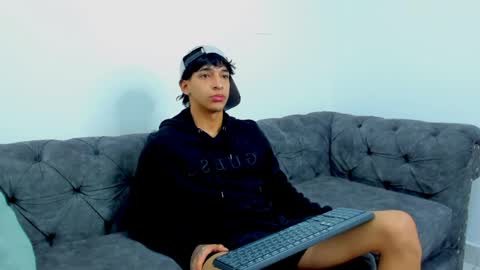 Kroy Wave  Muscle Tattoos Latino online show from May 29, 4:22 am
