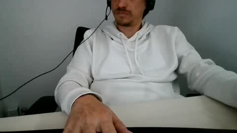 labelette007 online show from June 12, 8:34 am