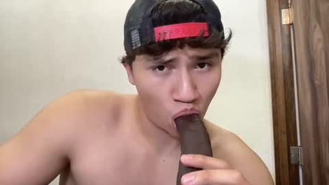 latinbro8234 online show from June 28, 12:05 am
