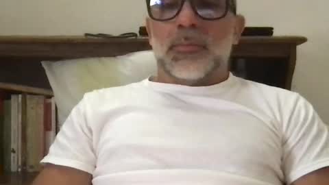 latino_to20 online show from July 26, 8:28 pm