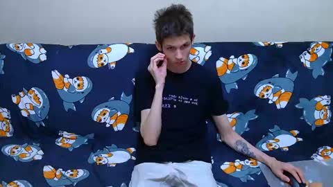 lester_broo online show from June 17, 9:49 pm
