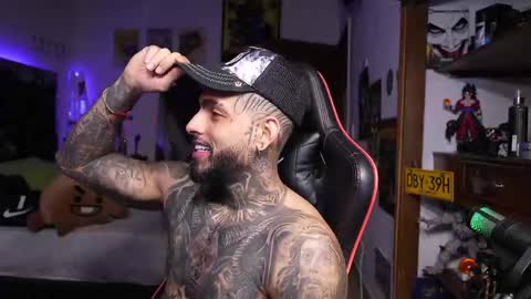 logan_hugh8 online show from April 18, 11:59 pm