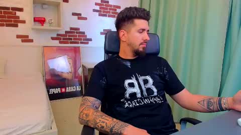 LoganStroud online show from June 25, 9:36 am