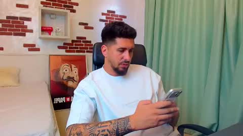 LoganStroud online show from August 1, 4:33 am