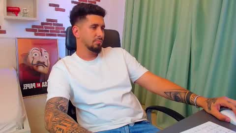 LoganStroud online show from July 28, 9:50 am