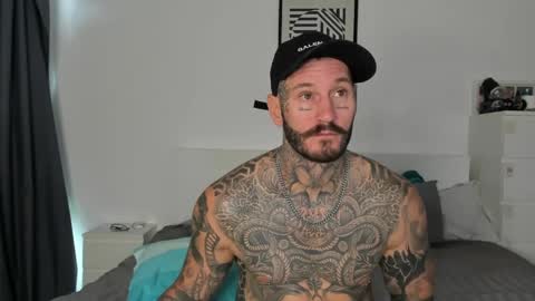 lucasexclusive online show from April 16, 5:51 am