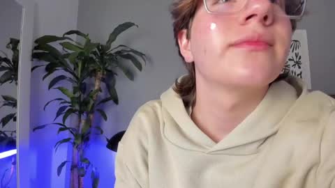 Lucas Morales online show from May 16, 12:36 pm