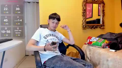 luckk_ online show from June 11, 5:49 am