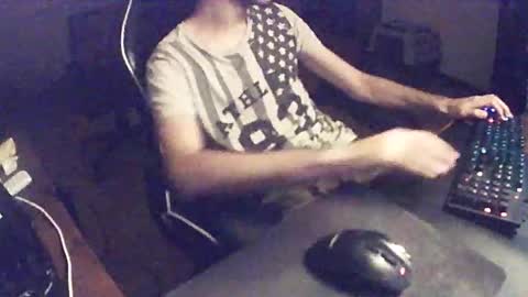 luzandernds online show from June 2, 12:00 am