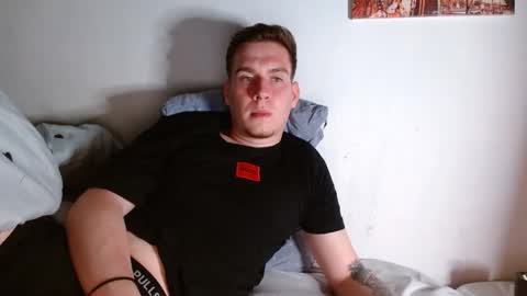 magic_fantasy77 online show from May 7, 9:37 pm