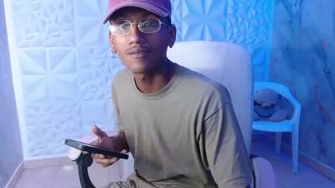 man_sant11 online show from April 12, 4:52 pm