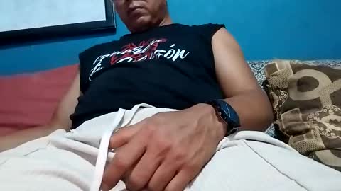 mandrilo7379 online show from April 24, 7:33 am