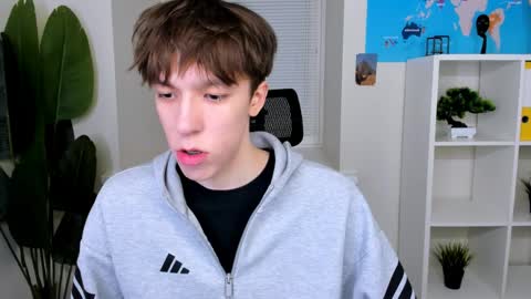 Mark online show from March 27, 2:40 pm