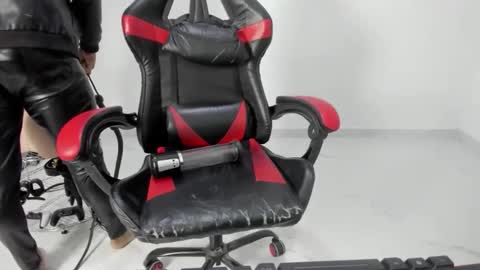 master_leather_findom online show from May 23, 12:54 pm