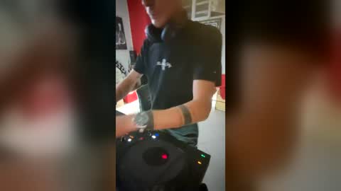 mattiatoyboyxx online show from August 3, 1:59 am