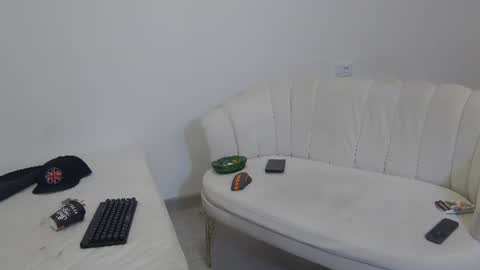mauro_real_man online show from June 17, 7:37 pm
