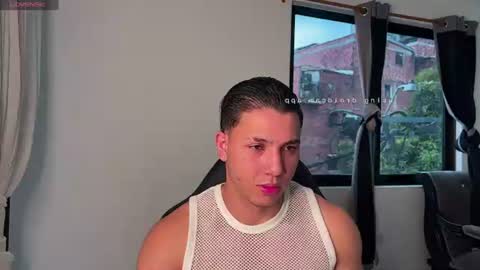 max_valiant1 online show from July 9, 12:53 pm