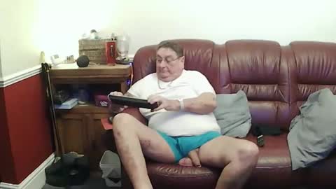 MAX online show from April 3, 11:34 pm