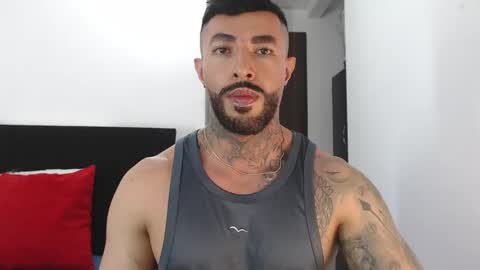 Independent Model online show from May 22, 4:17 am