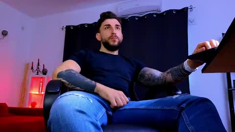 MightyAaron online show from June 2, 3:51 am