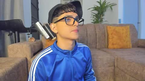 miguel_turqueza online show from May 24, 8:31 am