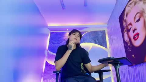 monky_0002 online show from June 29, 8:31 pm
