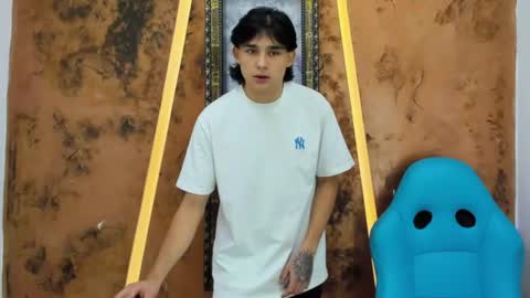 monky_0002 online show from July 11, 4:47 am