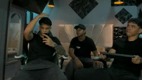 mr_mois online show from May 17, 5:37 am