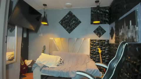 mr_mois online show from May 13, 3:14 am