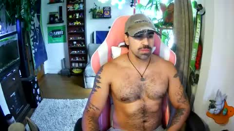Muscle Daddy Rufio online show from August 9, 10:15 pm