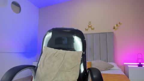 Nascary Fox online show from April 16, 12:27 pm