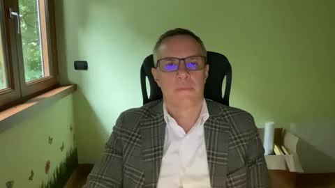 Andrew online show from April 29, 4:33 pm
