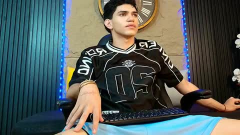 nico_monroet online show from May 5, 10:32 pm