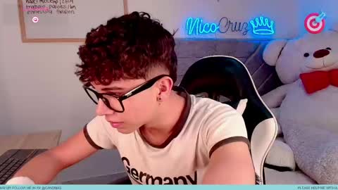 nico  online show from April 17, 10:56 pm