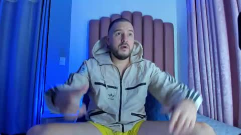 nicola_d_angelo online show from July 13, 8:33 pm