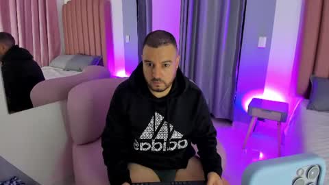 nicola_d_angelo online show from July 3, 9:07 pm