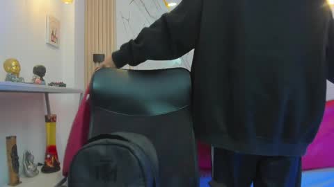    online show from June 1, 3:51 am