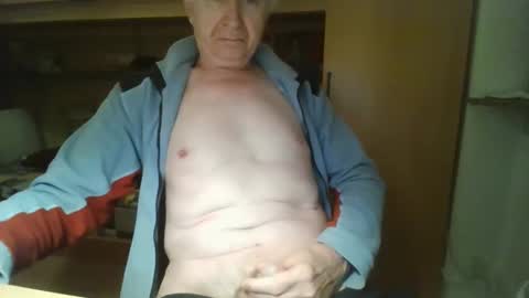 nkdyy online show from May 21, 11:31 pm