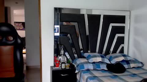 Noah Harris01 online show from March 27, 4:30 pm