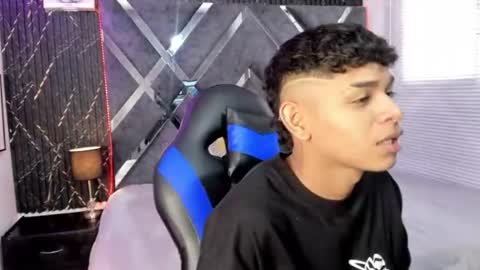 nova_mitchell online show from June 13, 12:36 pm