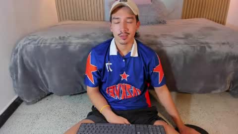 Otto Andrew online show from May 30, 9:26 pm