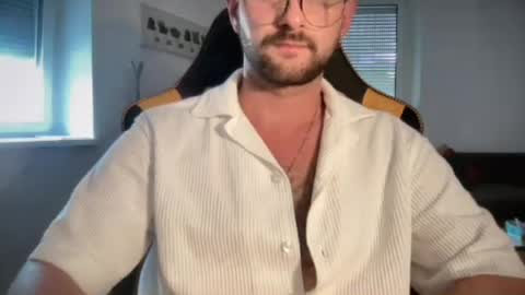 love bush online show from August 4, 5:17 pm
